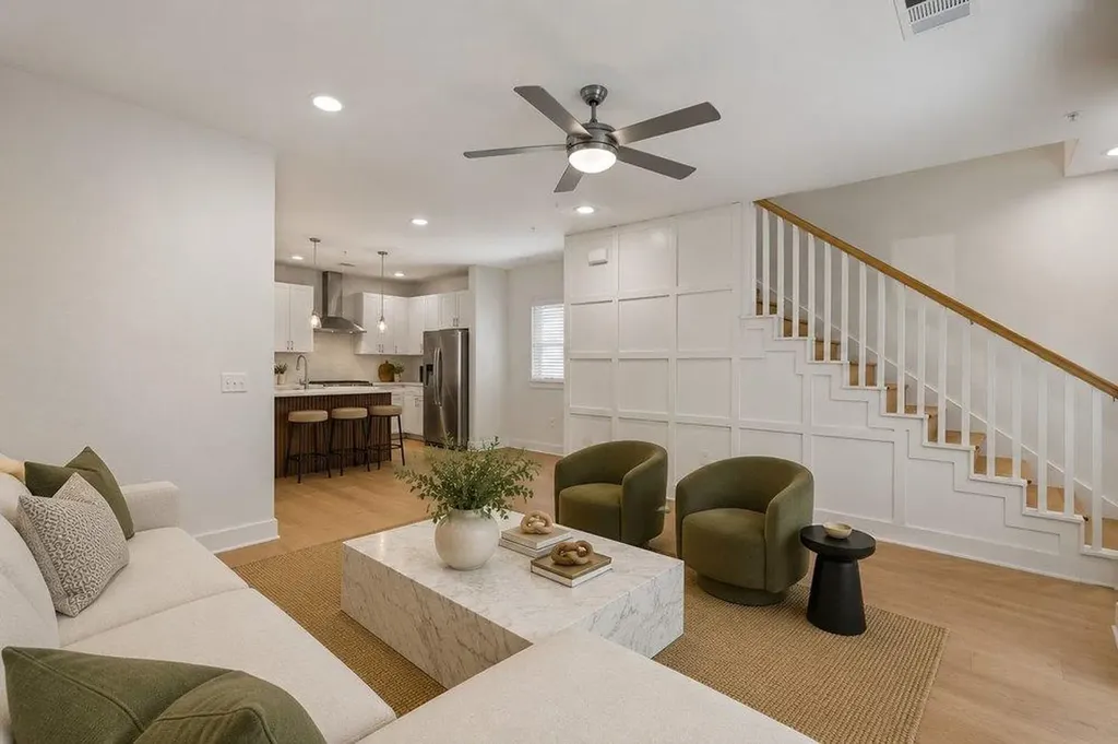 2827 Manor Road Austin TX 78722