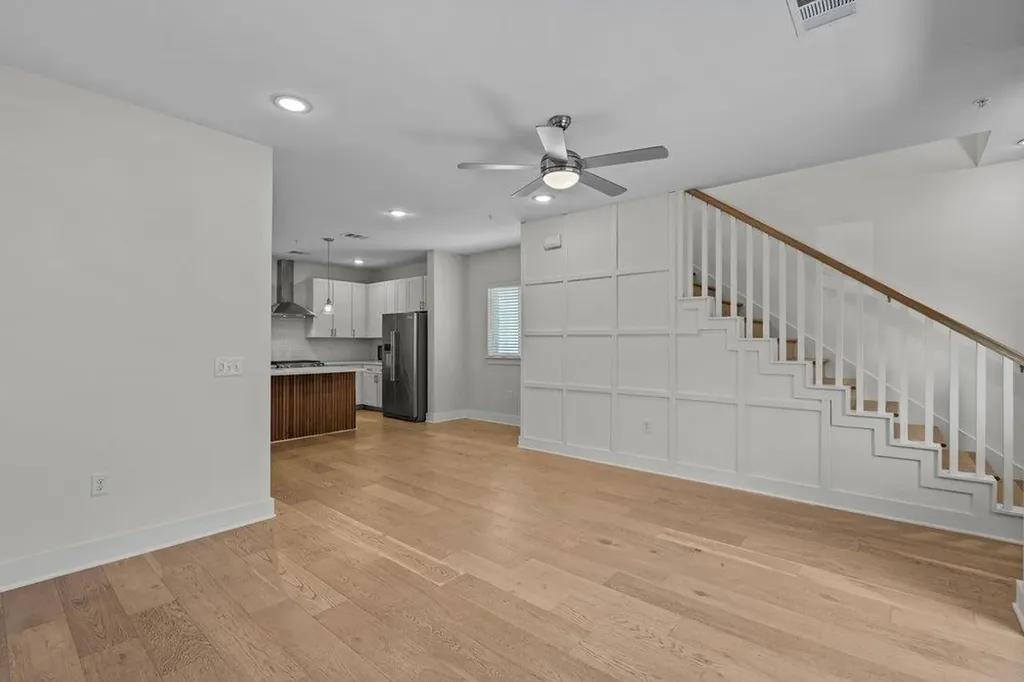 2827 Manor Road Austin TX 78722