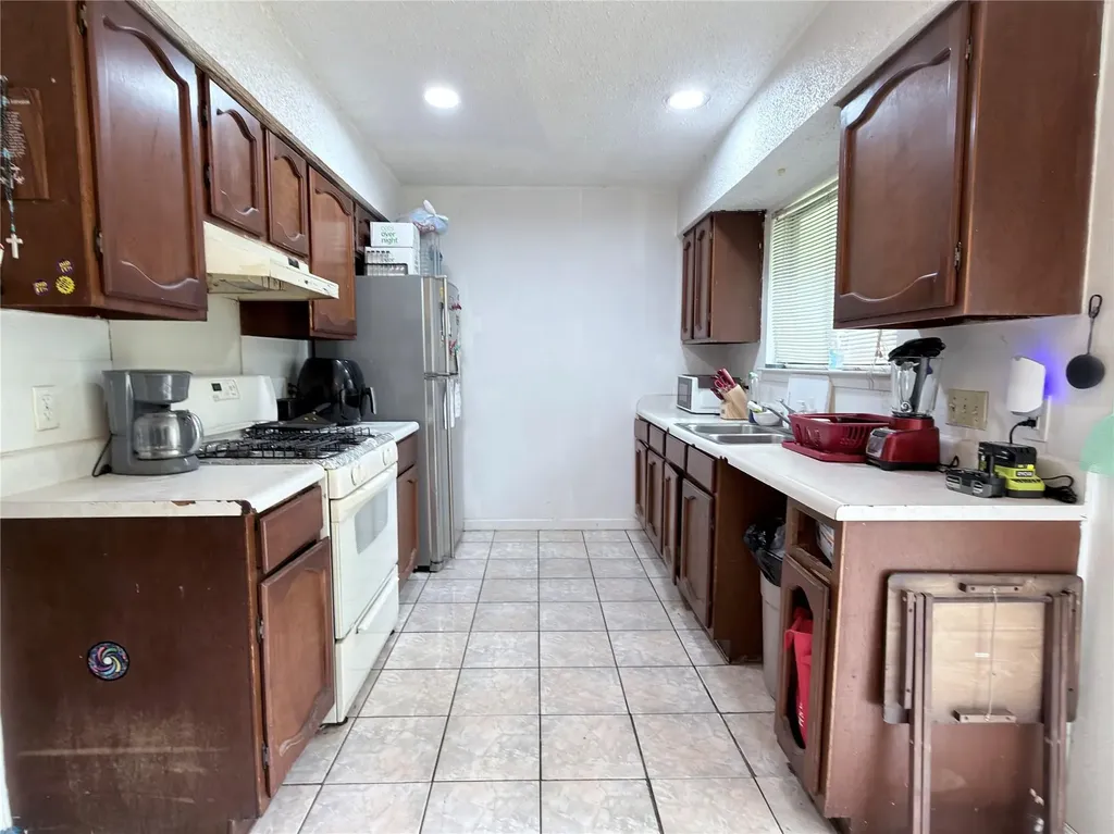 2512 E Stassney Lane Austin TX 78744