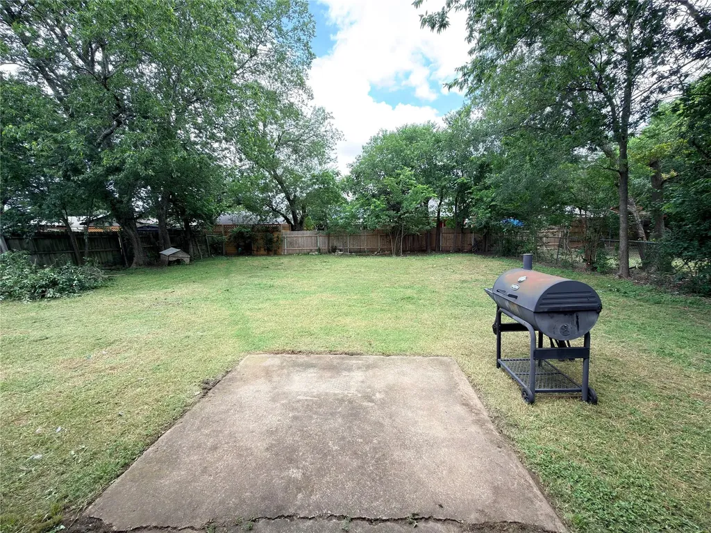 2512 E Stassney Lane Austin TX 78744