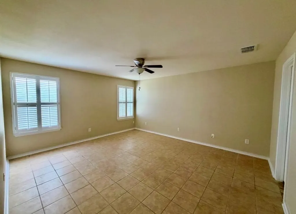 1148 Amberwood Loop Kyle TX 78640