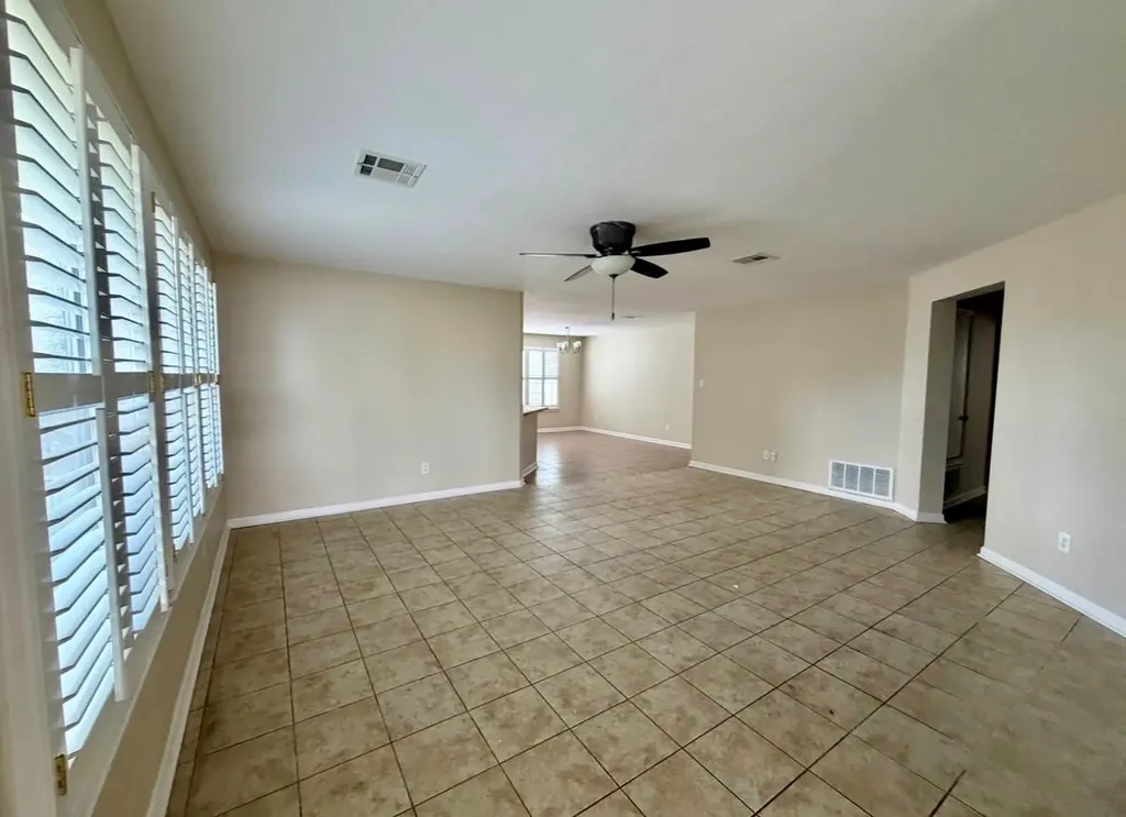 1148 Amberwood Loop Kyle TX 78640