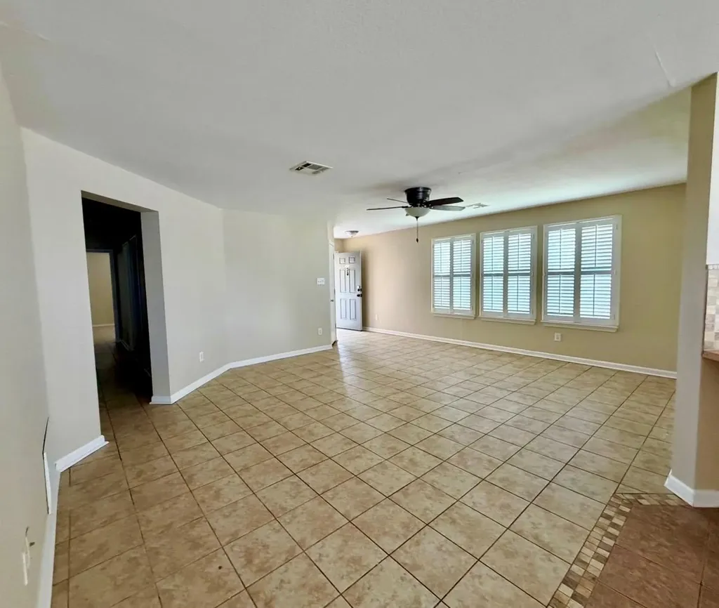 1148 Amberwood Loop Kyle TX 78640