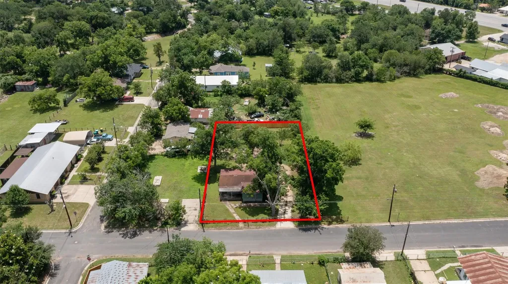 503 W Alamo Street Elgin TX 78621