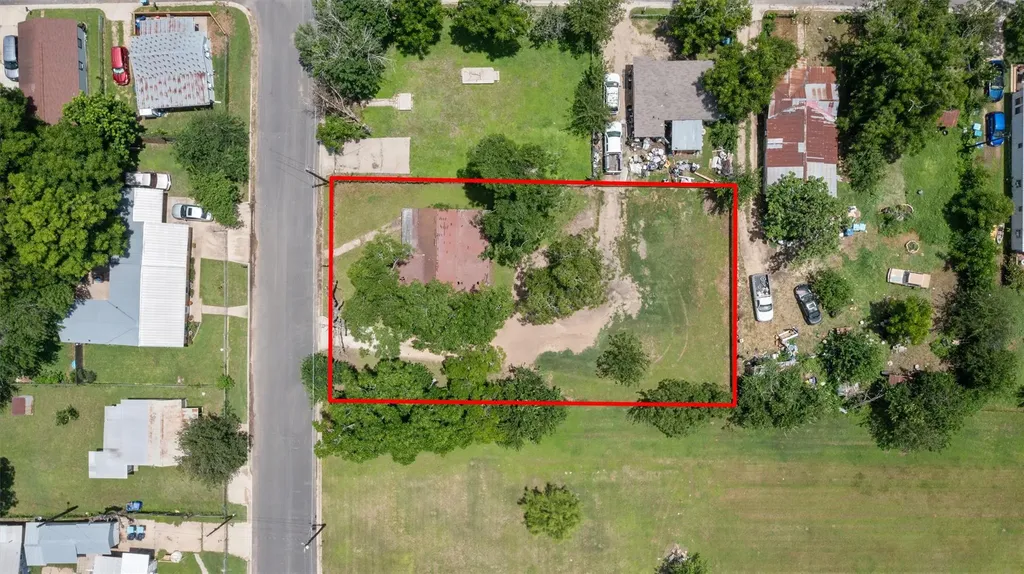 503 W Alamo Street Elgin TX 78621