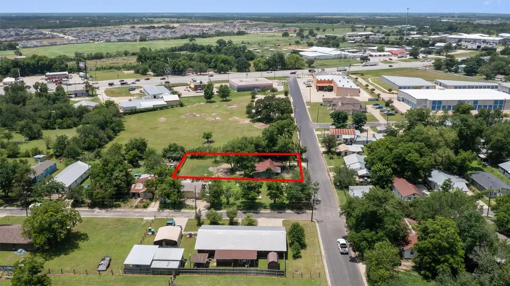 503 W Alamo Street Elgin TX 78621