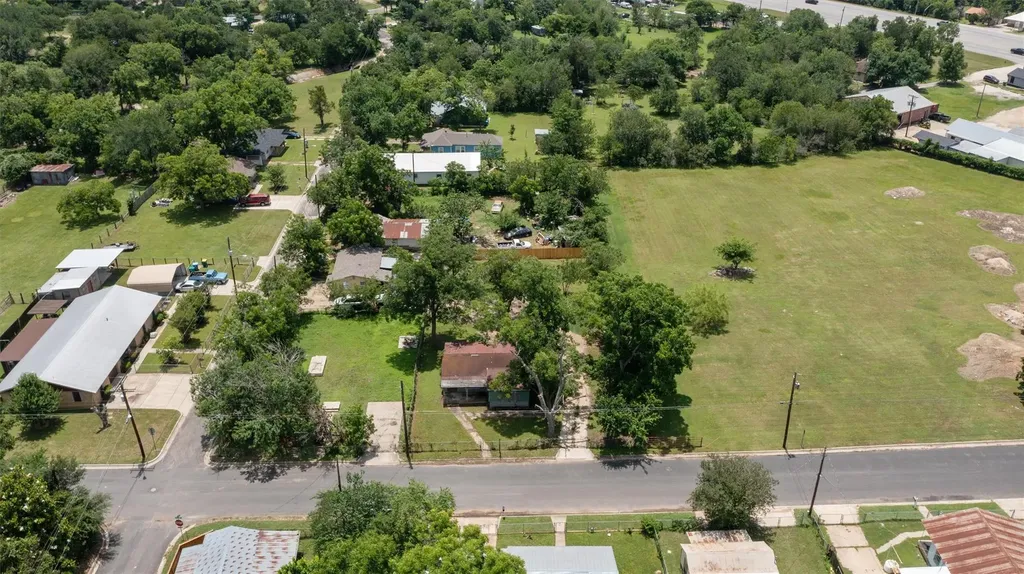 503 W Alamo Street Elgin TX 78621