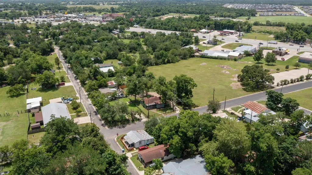 503 W Alamo Street Elgin TX 78621