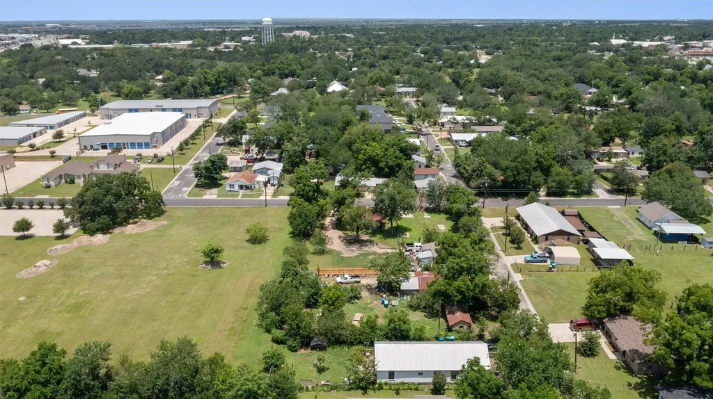 503 W Alamo Street Elgin TX 78621