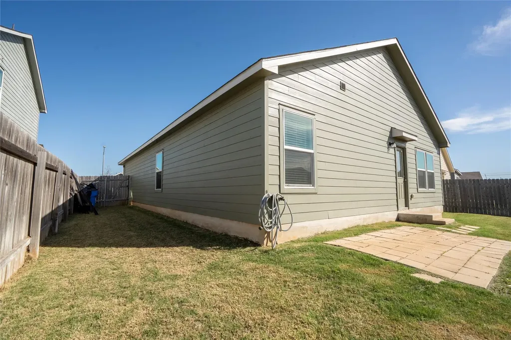 13400 Banquete Street Elgin TX 78621