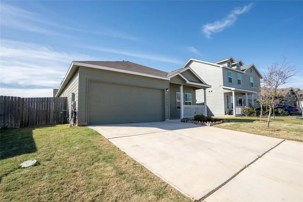 13400 Banquete Street Elgin TX 78621