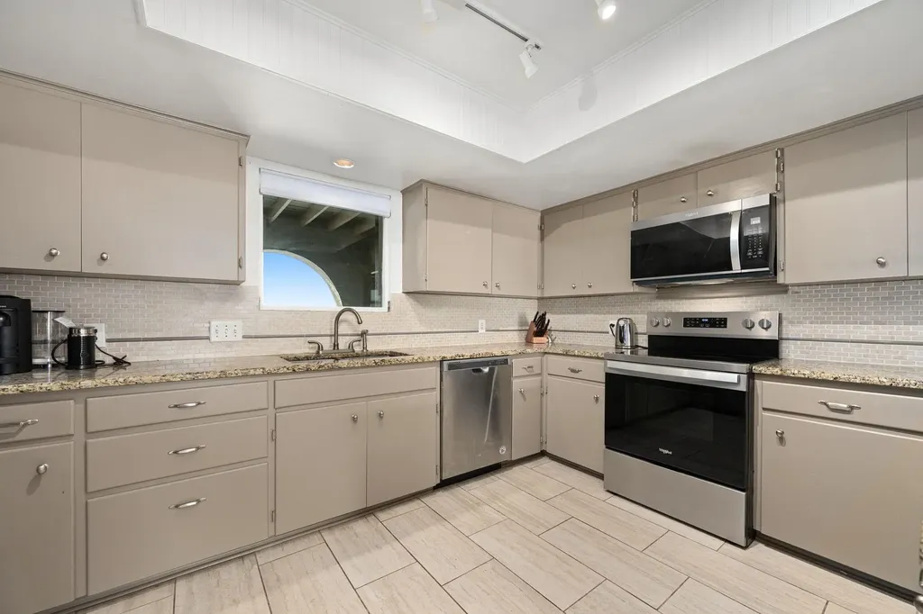 6203 Olympic Overlook Drive Austin TX 78746