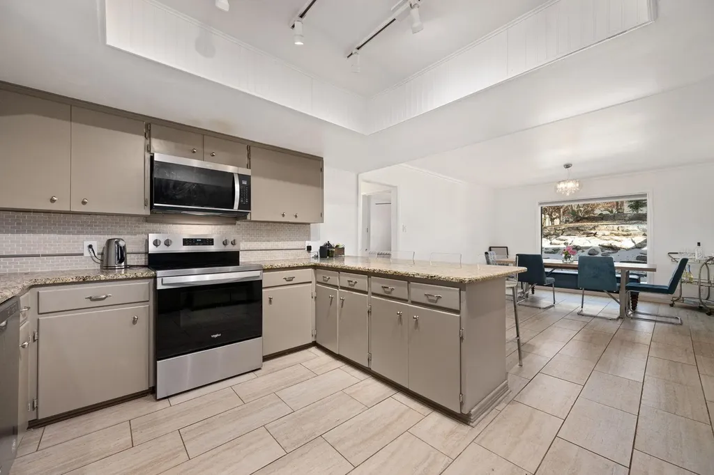 6203 Olympic Overlook Drive Austin TX 78746