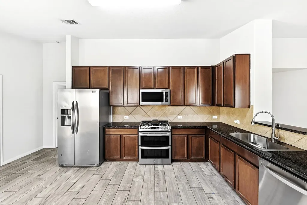 7004 Heine Farm Road Del Valle TX 78617