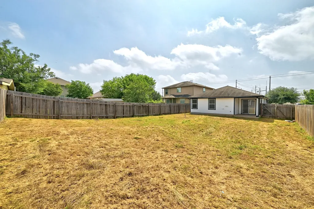 7004 Heine Farm Road Del Valle TX 78617