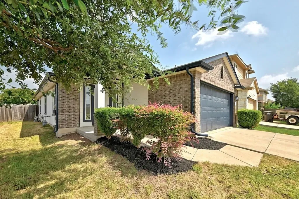 7004 Heine Farm Road Del Valle TX 78617