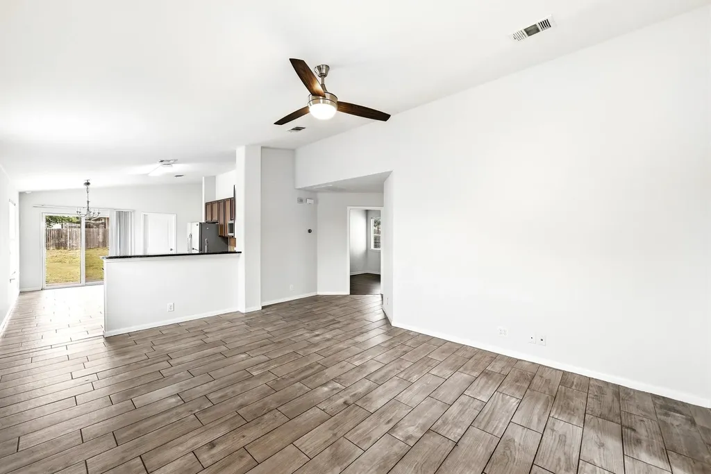 7004 Heine Farm Road Del Valle TX 78617