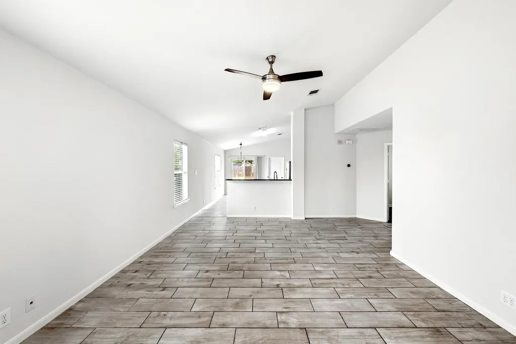 7004 Heine Farm Road Del Valle TX 78617