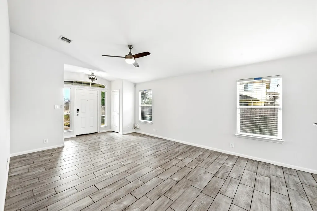 7004 Heine Farm Road Del Valle TX 78617
