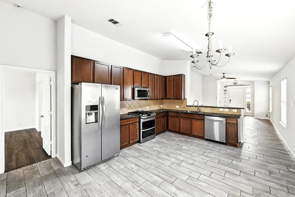 7004 Heine Farm Road Del Valle TX 78617