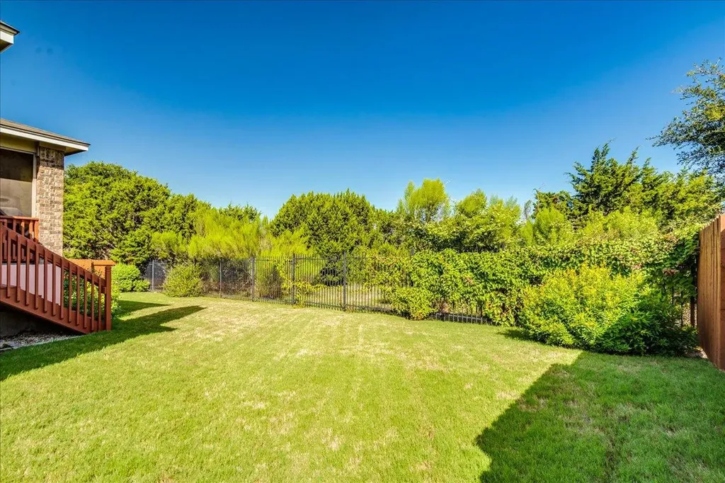 471 Limestone Trail Austin TX 78737