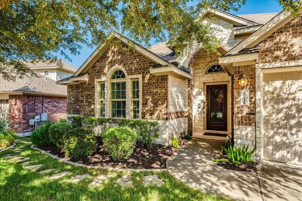 471 Limestone Trail Austin TX 78737