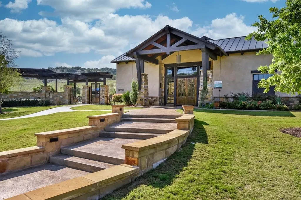 6205 Llano Stage Trail Austin TX 78738
