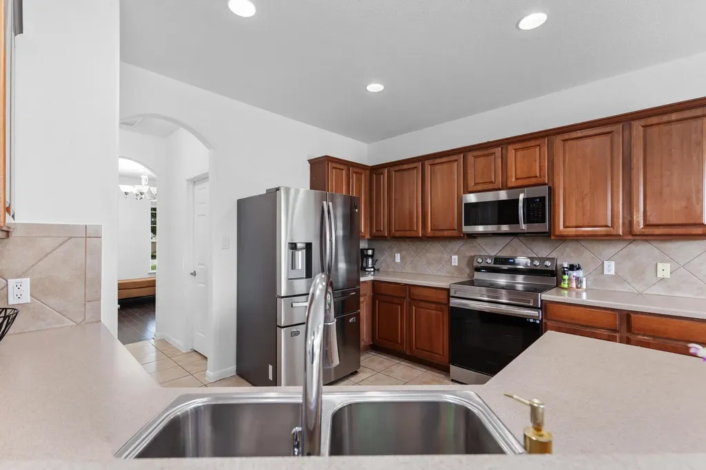 1117 Cockrill Court Hutto TX 78634