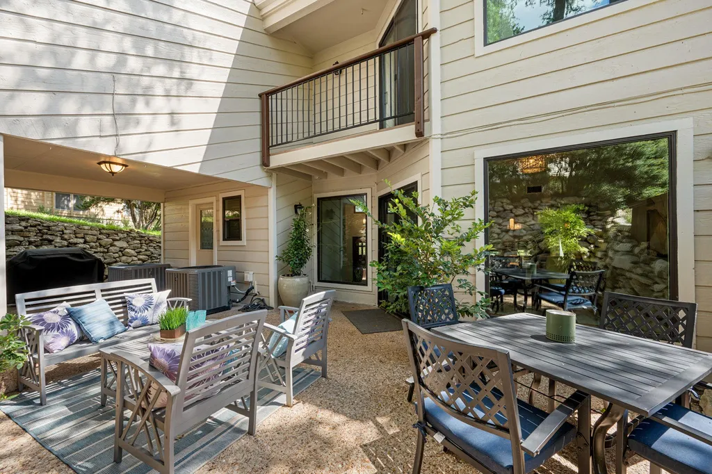 6022 Mount Bonnell Hollow Austin TX 78731