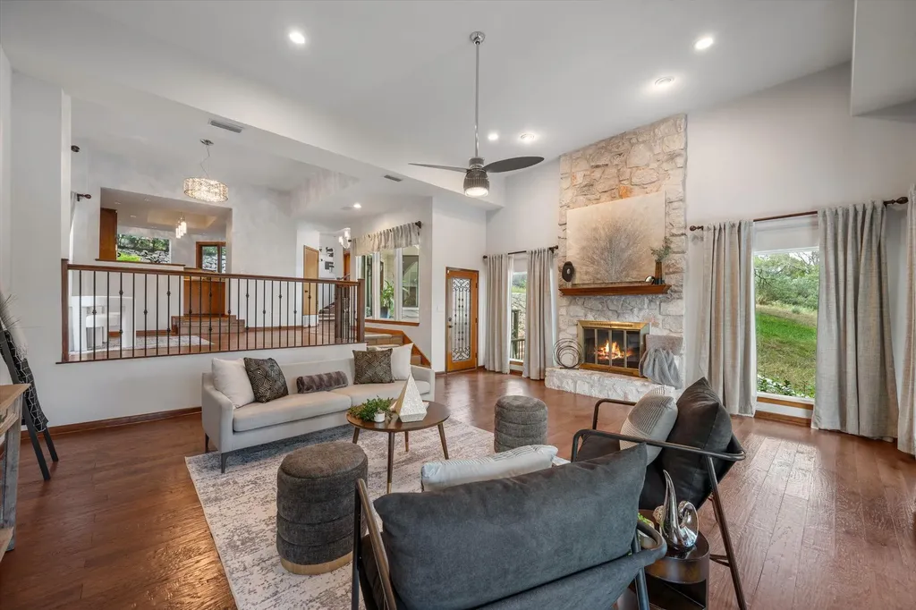 6022 Mount Bonnell Hollow Austin TX 78731