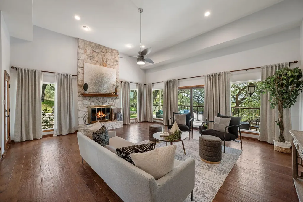 6022 Mount Bonnell Hollow Austin TX 78731