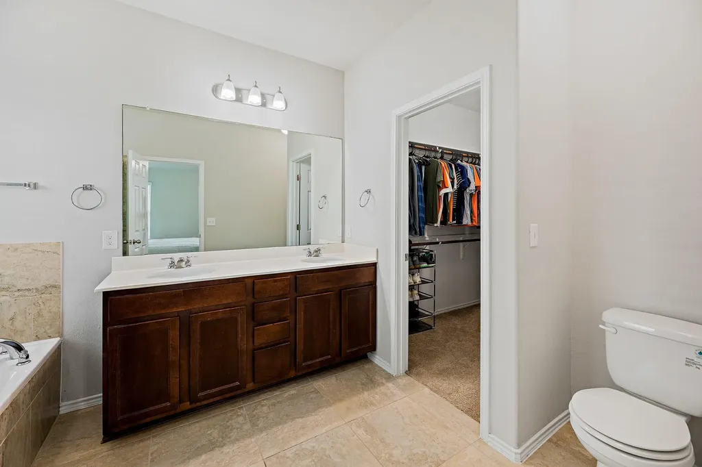 382 Limerick Road Buda TX 78610