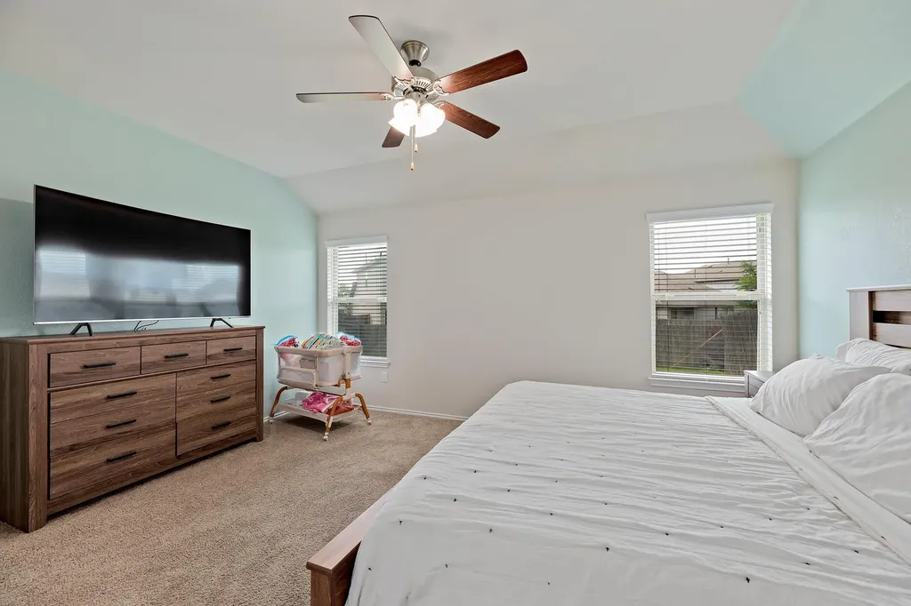 382 Limerick Road Buda TX 78610