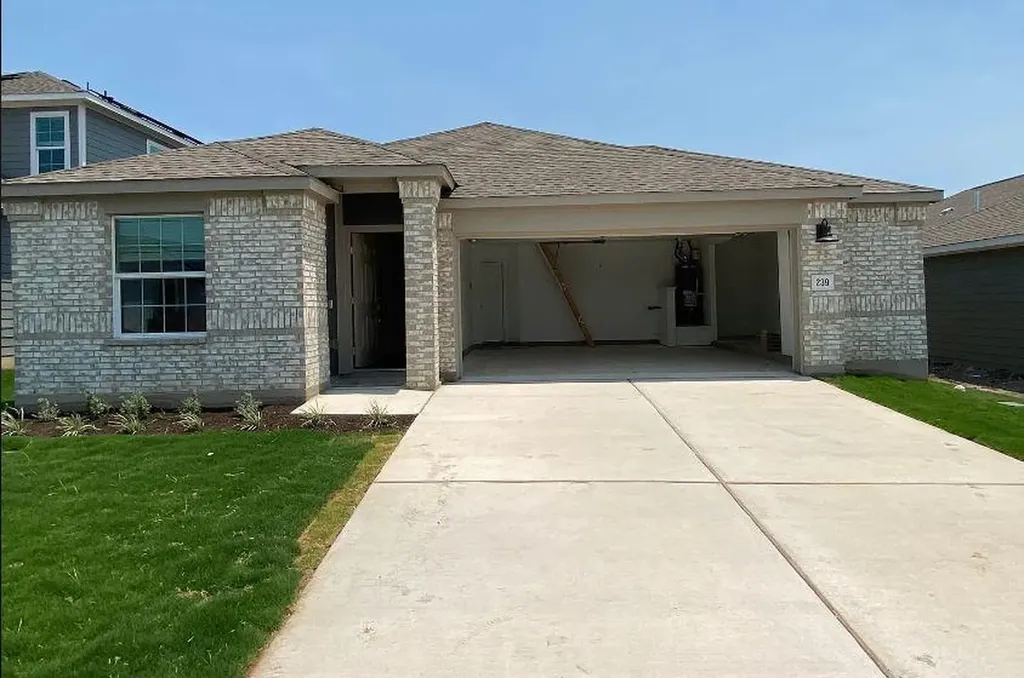 239 Barcelona Kyle TX 78640