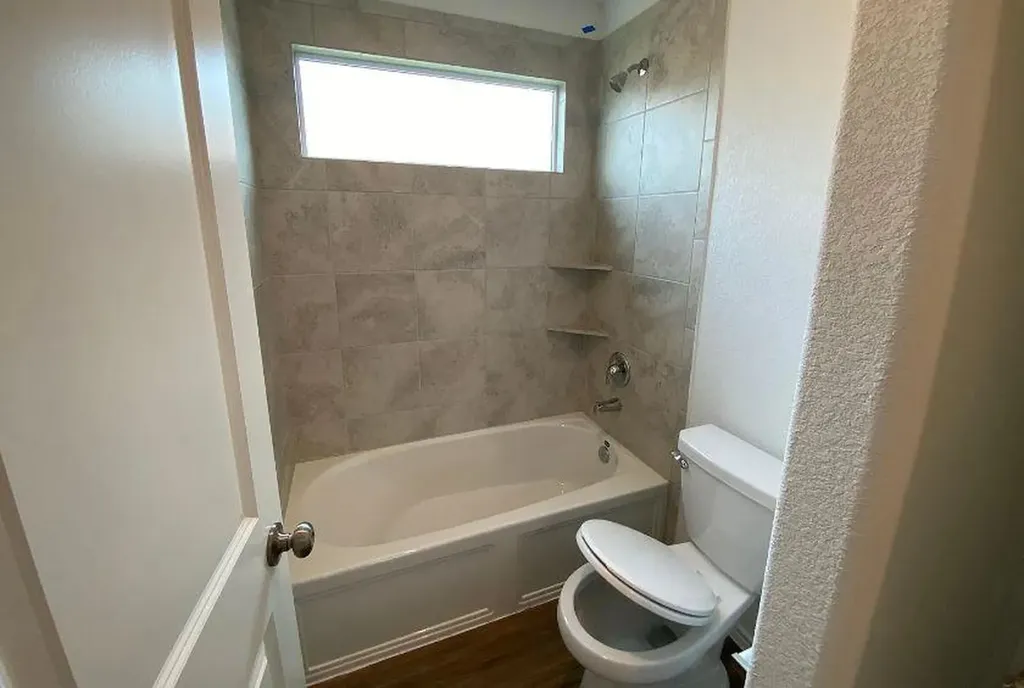 239 Barcelona Kyle TX 78640