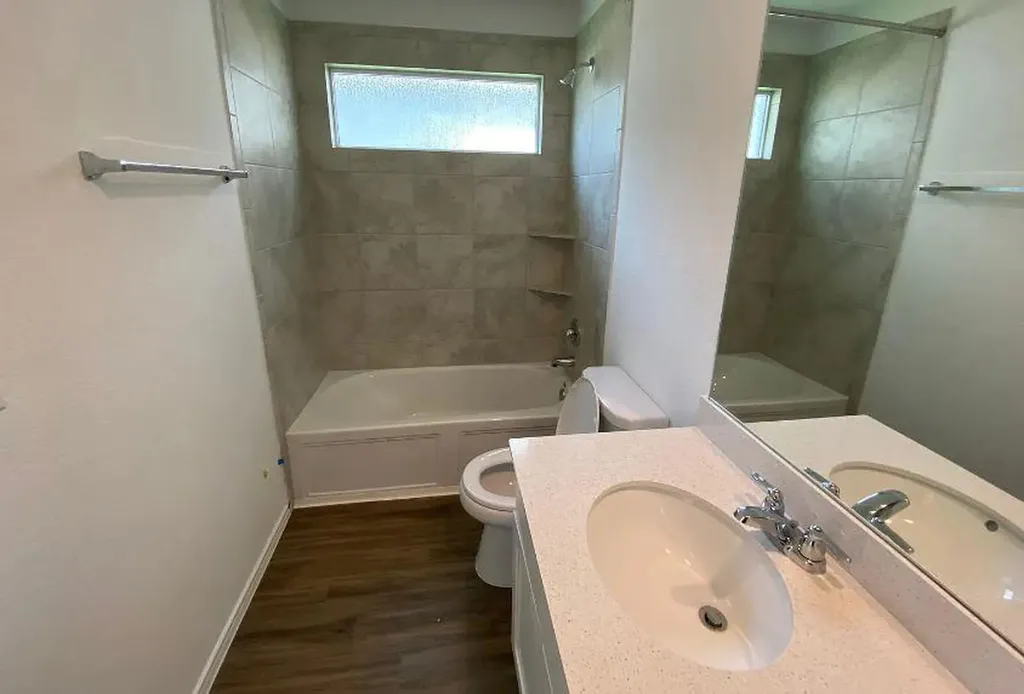 239 Barcelona Kyle TX 78640