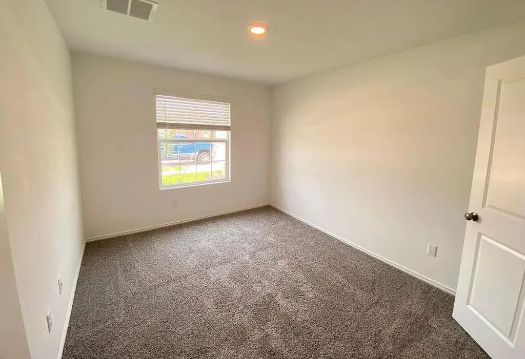 239 Barcelona Kyle TX 78640