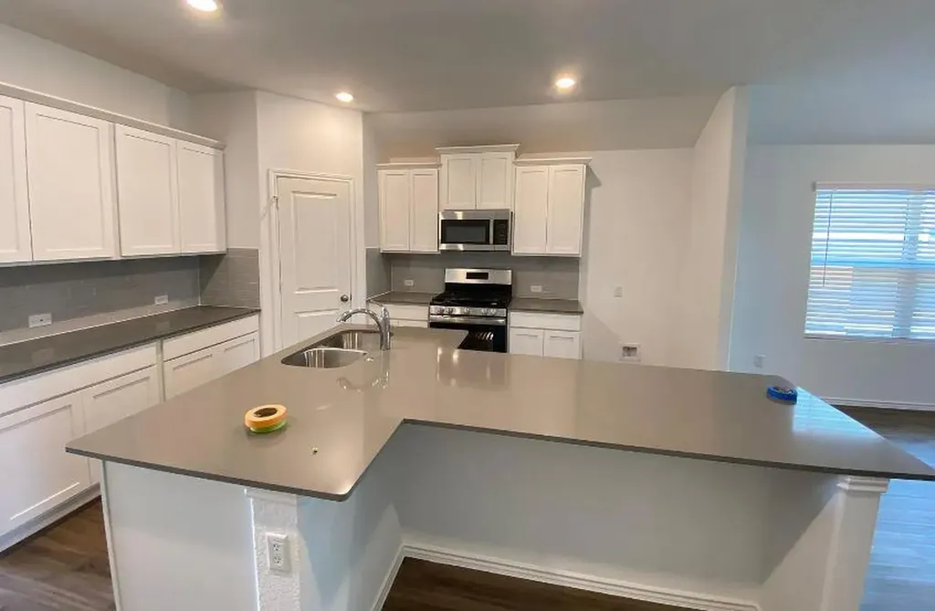 239 Barcelona Kyle TX 78640
