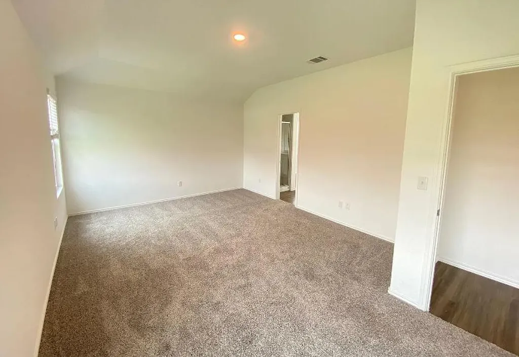 239 Barcelona Kyle TX 78640