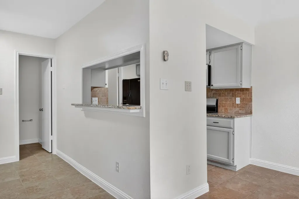 512 Eberhart Lane Austin TX 78745