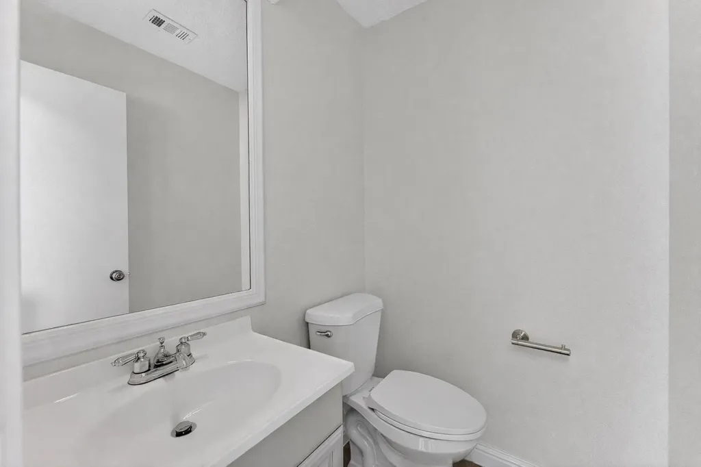 512 Eberhart Lane Austin TX 78745