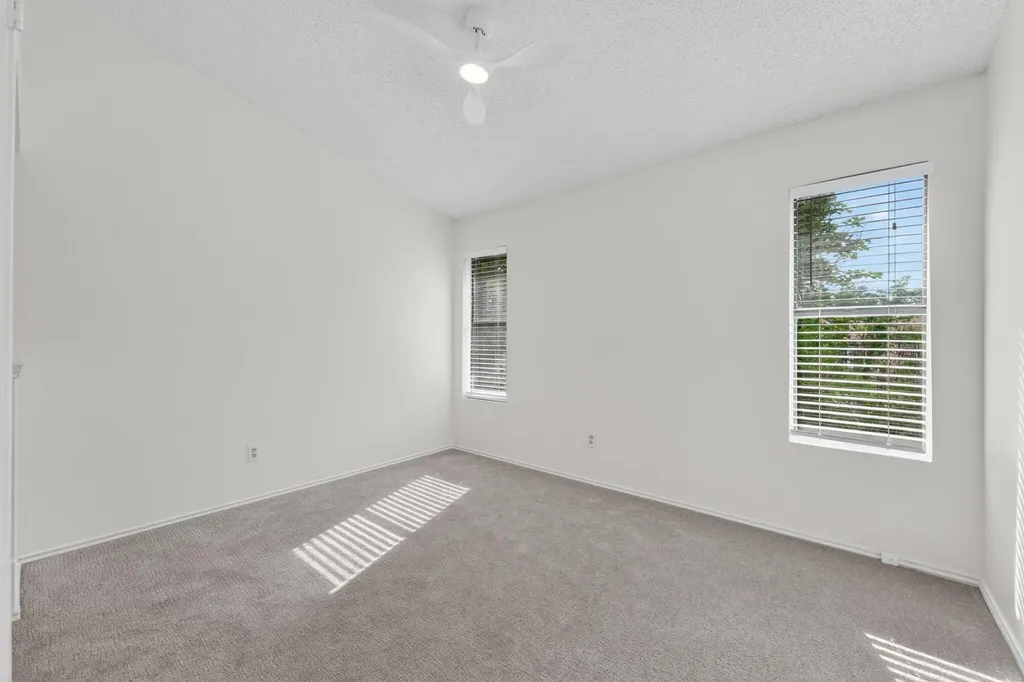 512 Eberhart Lane Austin TX 78745