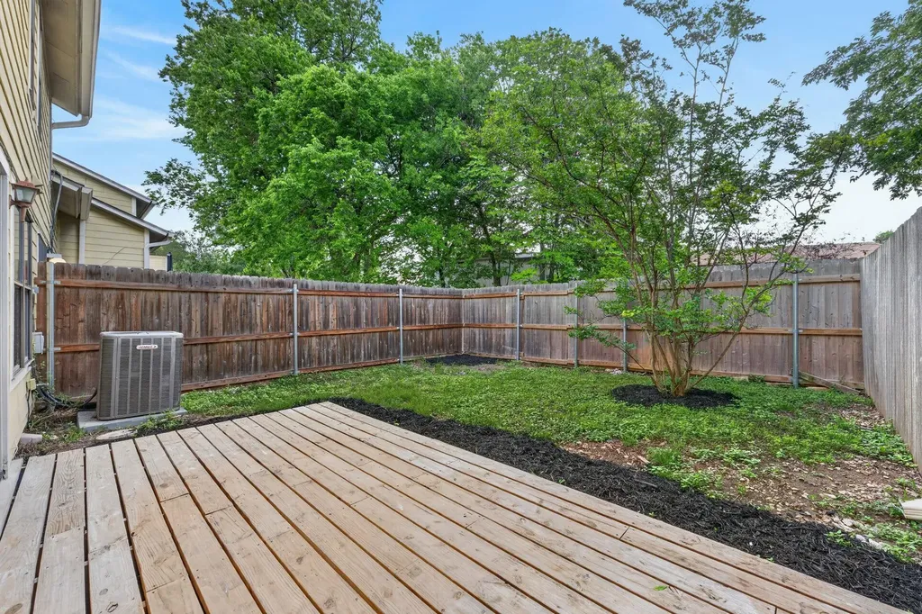 512 Eberhart Lane Austin TX 78745