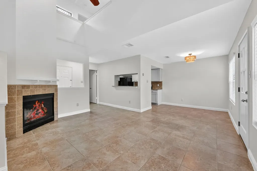 512 Eberhart Lane Austin TX 78745