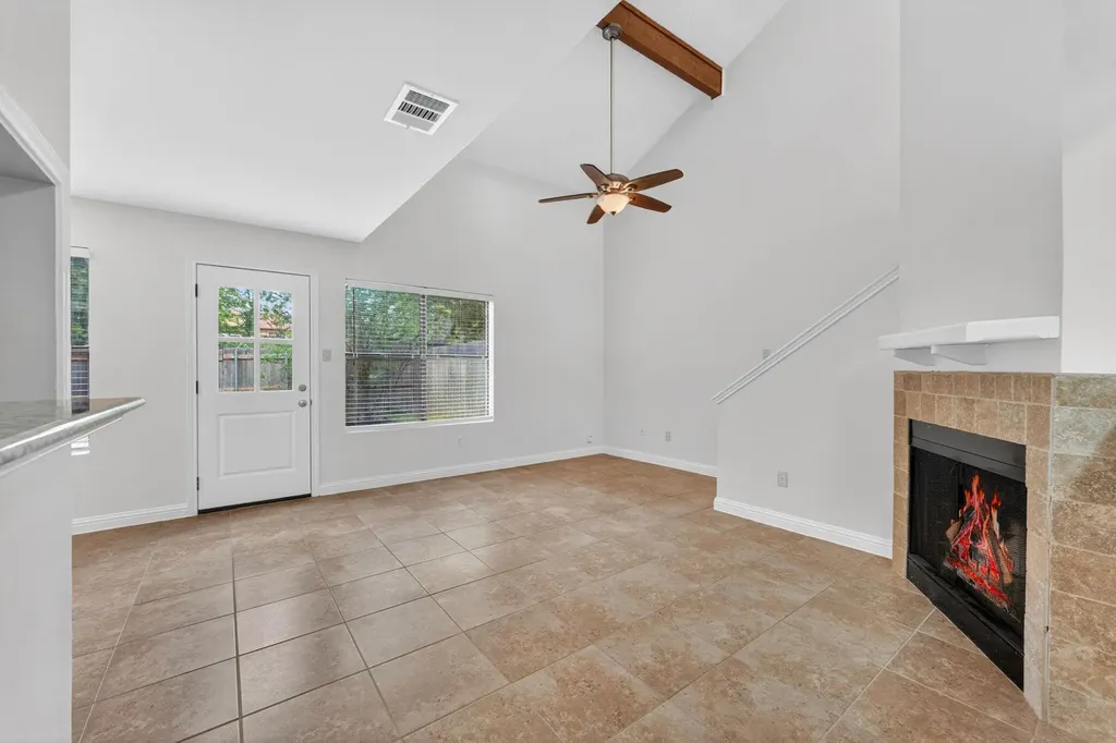 512 Eberhart Lane Austin TX 78745