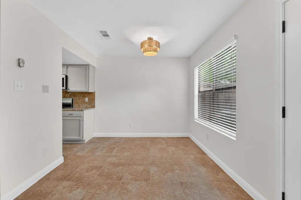 512 Eberhart Lane Austin TX 78745
