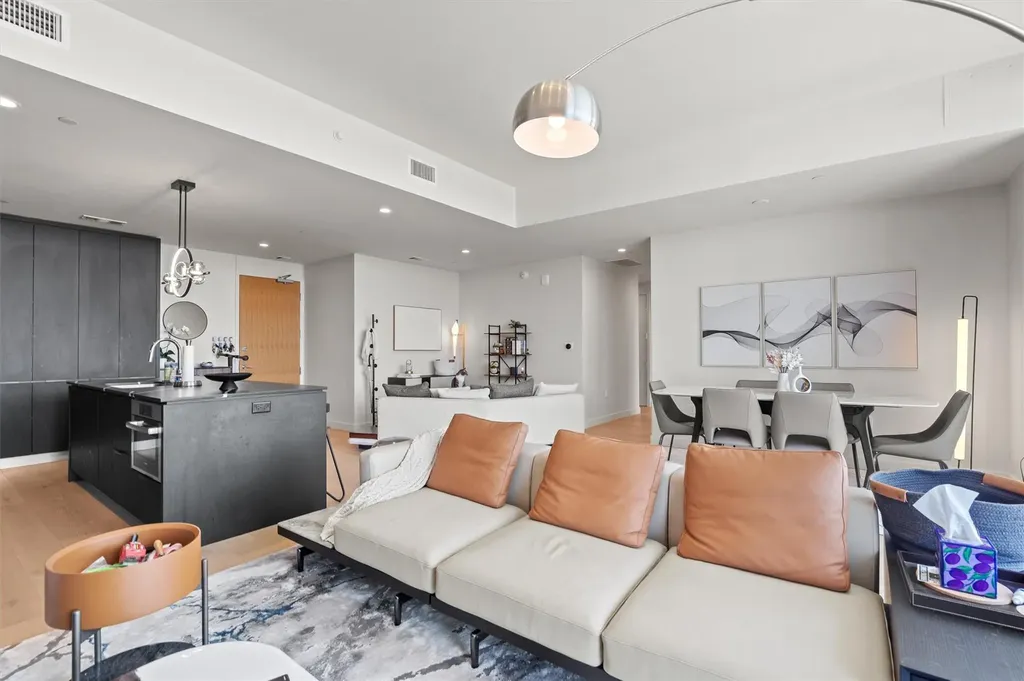 44 East Avenue Austin TX 78701