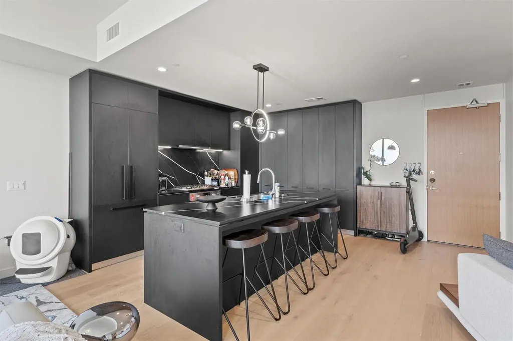 44 East Avenue Austin TX 78701