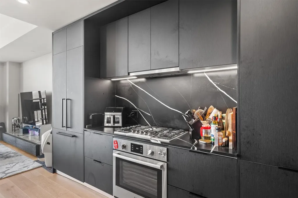 44 East Avenue Austin TX 78701