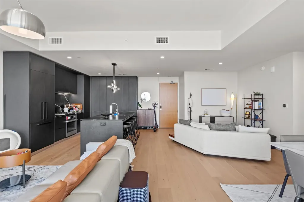 44 East Avenue Austin TX 78701